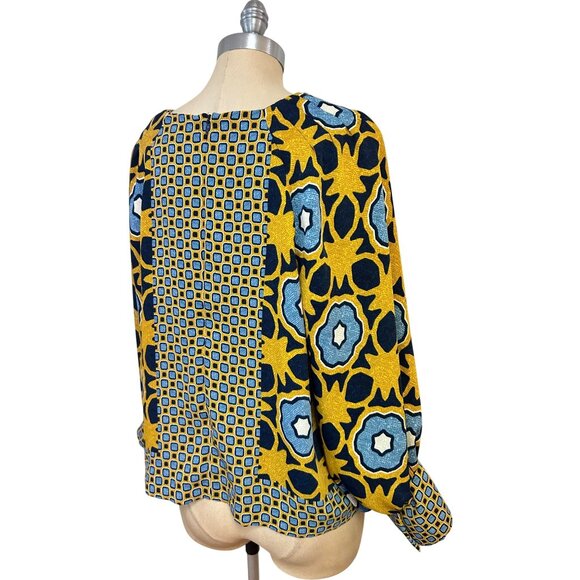 Chicos Gold Blue Geometric Print Pintuck Top 3.5 XL - Picture 6 of 8